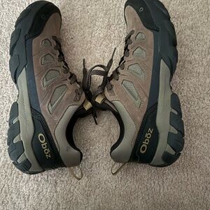 Oboz Men's Tan and Black Athletic Shoes